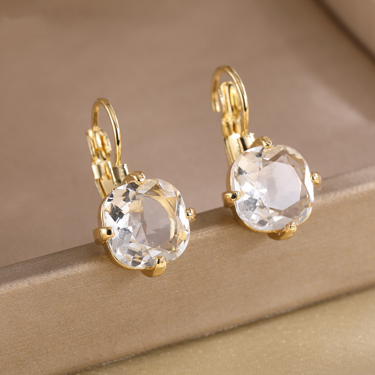 Elegant claw-shaped stud earri - Women Formal Event Wear のレビューと価格