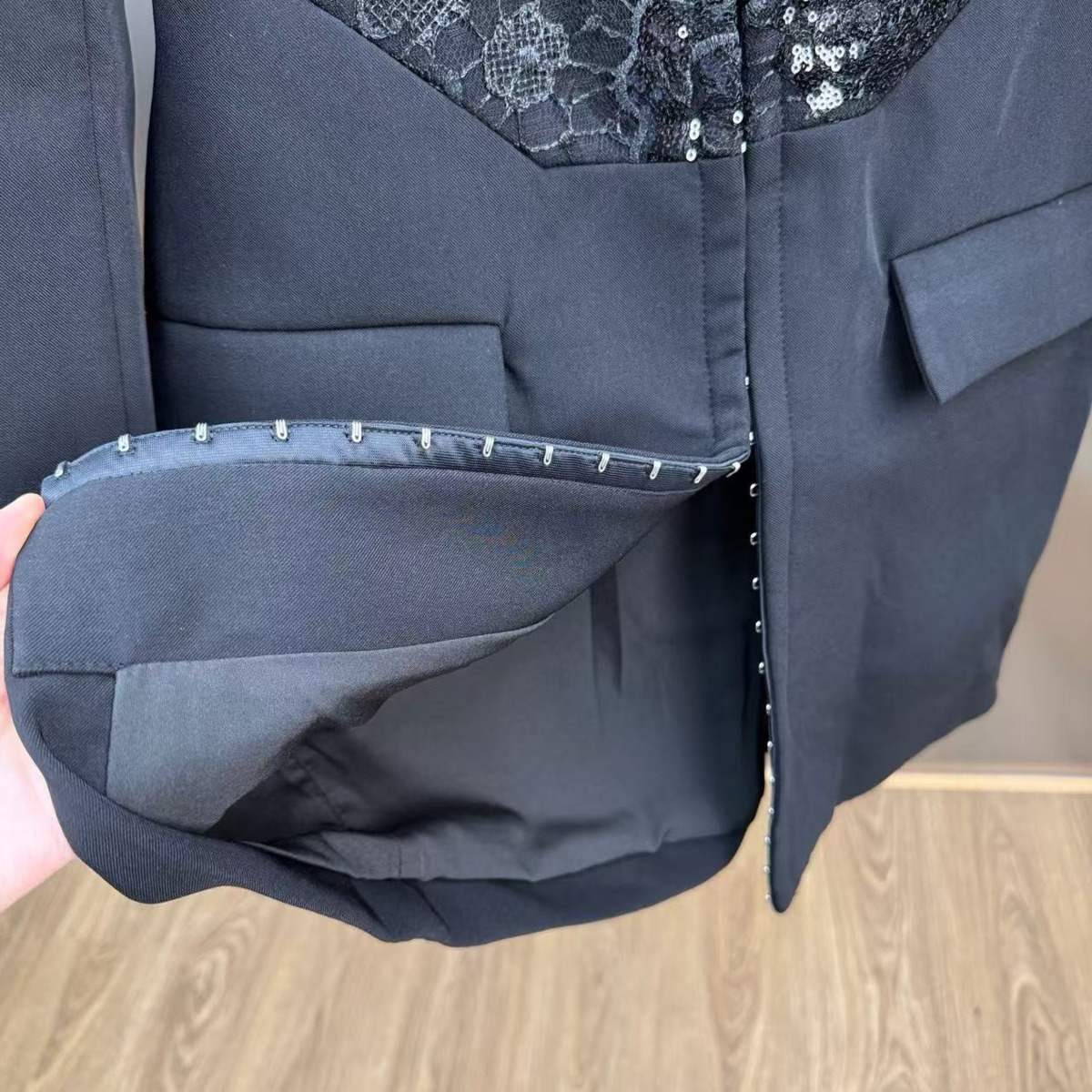 KT Elegant Lace Sequin Blazer  - Women Formal Party Wear Dress のレビューと価格