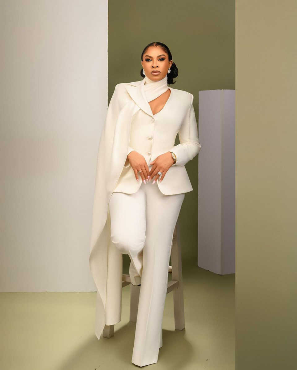 Designer Women Pants Suits Cus - Women'S Red Formal Wear のレビューと価格